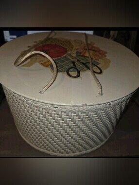 Round Vintage 1940's Sewing Basket & Notions Floral Woven Cottagecore Princess
